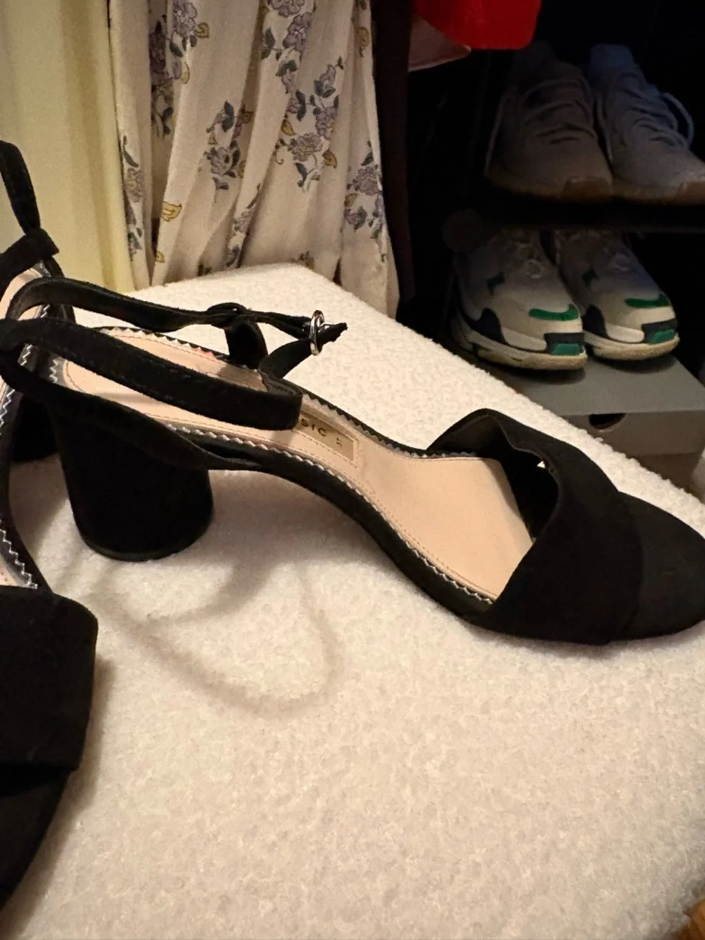ZARA Black Suede Ankle-Strap Sandals 2.5” heel - Women - Picture 3 of 8